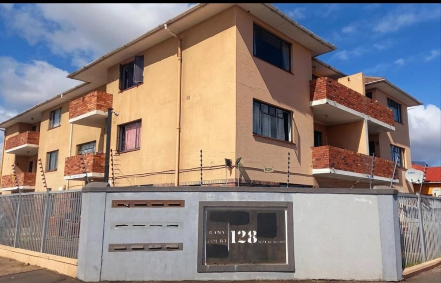 2 Bedroom Property for Sale in Maitland Western Cape